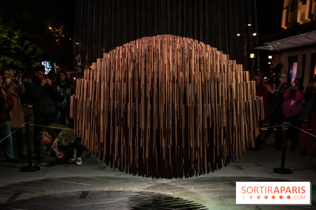 Nuit Blanche 2022 sur la place de la Samaritaine : Bing Bang, une sculpture hypnotisante et sonore