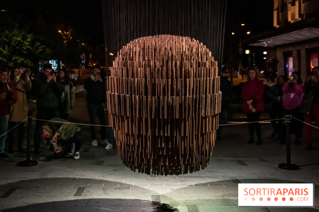 Nuit Blanche 2022 sur la place de la Samaritaine : Bing Bang, une sculpture hypnotisante et sonore