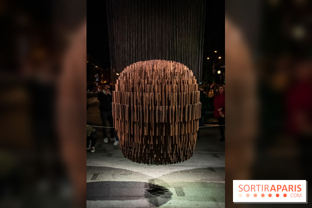 Nuit Blanche 2022 sur la place de la Samaritaine : Bing Bang, une sculpture hypnotisante et sonore
