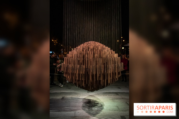 Nuit Blanche 2022 sur la place de la Samaritaine : Bing Bang, une sculpture hypnotisante et sonore