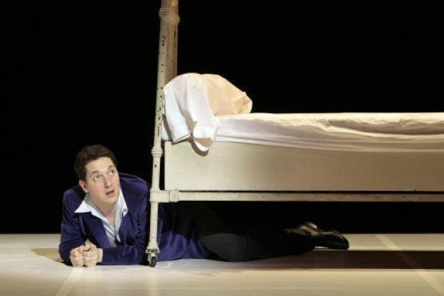LES GARCONS ET GUILLAUME A TABLE ! de et avec Guillaume Gallienne, mise en scene Claude Mathieu au Theatre de l'Ouest Parisien du 18 au 30 mars 2008. (Photo by Victor Tonelli/ArtComArt)