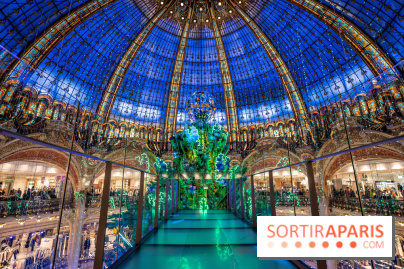 Les vitrines et sapin de Noël des Galeries Lafayette 2022