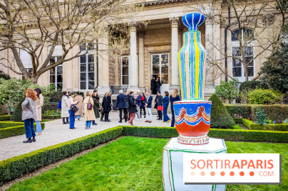 Exposition à l'Assemblée nationale : Alexandre Benjamin Navet décore la cour du Palais Bourbon