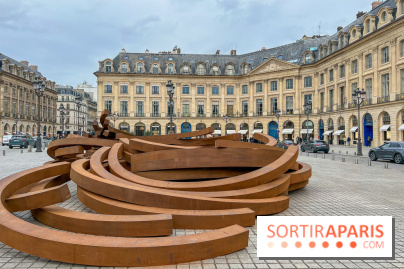 Les installations de Bernar Venet Place Vendôme