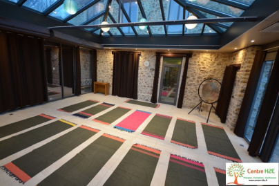Le centre relaxant H2E et Gîte des Prés de Garnes - pyramide tapis yoga 50 pct