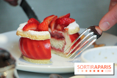 Butterfly Pâtisserie de Matthieu Carlin à l'Hôtel de Crillon - Charlotte aux Fraises et à la Fleur d'Oranger (3)