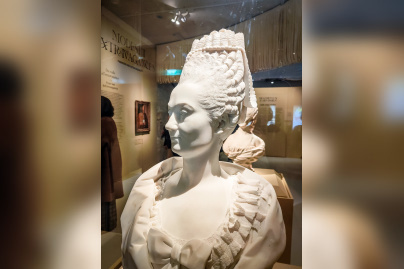 Des cheveux et des poils, l'exposition poilante du musée des Arts décoratifs - nos photos