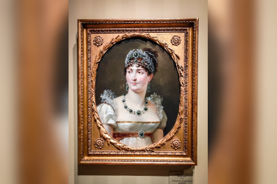 Des cheveux et des poils, l'exposition poilante du musée des Arts décoratifs - nos photos