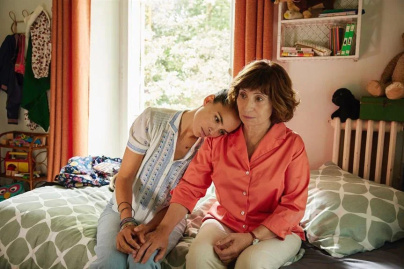 Sous le tapis : quand le deuil frappe à la porte de Camille Japy - notre avis