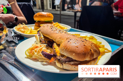 Tata Burger, le restaurant aux burgers en forme de zizi dans le Marais - 3FEFF729 25E8 4FF6 BAF2 E632A5DFD6A9