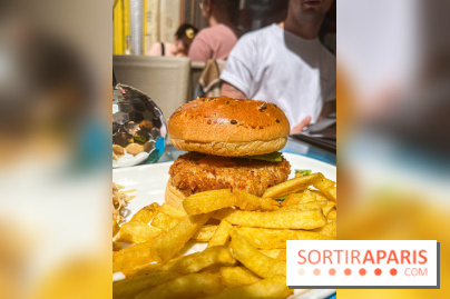 Tata Burger, le restaurant aux burgers en forme de zizi dans le Marais - DF40B6F8 8768 4936 90B2 75A7DAA74D1B