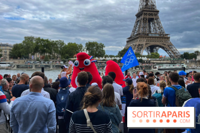 Athlètes et flambeau de Paris 2024