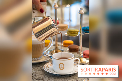Le tea time du Bar à desserts de Ladurée Champs-Elysées -  A7C2247