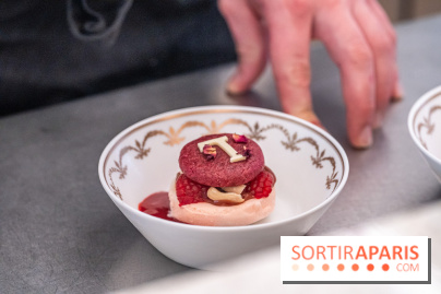Le tea time du Bar à desserts de Ladurée Champs-Elysées -  A7C2251