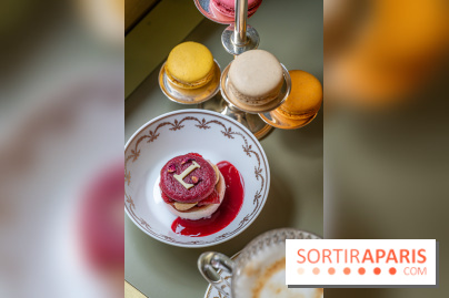 Le tea time du Bar à desserts de Ladurée Champs-Elysées -  A7C2252