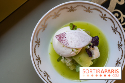 Le tea time du Bar à desserts de Ladurée Champs-Elysées -  A7C2322