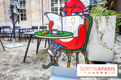 Jeux olympiques et paralympiques Paris 2024 - Visuel - mascotte Phryge terrasse Monnaie de Paris