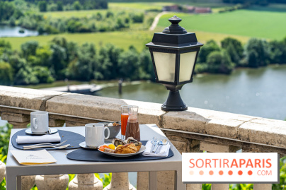 Le Brunch à volonté du belvédère au Domaine de la Corniche dans les Yvelines - photos -  table en terrasse avec vue