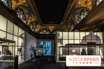 Exposition 'Bijoux de Scène de la Comédie Française' à l'hôtel historique de Mercy-Argenteau qui se dévoile