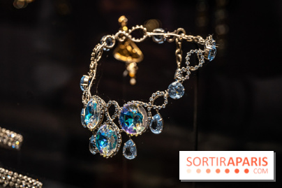 Exposition 'Bijoux de Scène de la Comédie Française' à l'hôtel historique de Mercy-Argenteau qui se dévoile