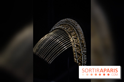 Exposition 'Bijoux de Scène de la Comédie Française' à l'hôtel historique de Mercy-Argenteau qui se dévoile