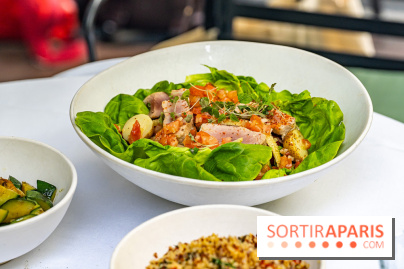 La terrasse du Jardin Privé à Châtelet Les Halles en mode barbecue  -  salade de thon