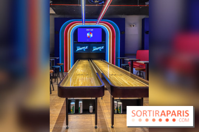 Shuffled, l'enseigne de shuffleboard à Boom Boom Villette