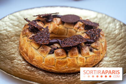 La bûche coffrets de Noël en trompe l'œil de Ladurée 2024 par Julien Alvarez et les créations de fête -  galette des rois 2025