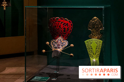 Bijoux de scène de l'Opéra de Paris : l'exposition de parures merveilleuses au Palais Garnier - IMG 2427