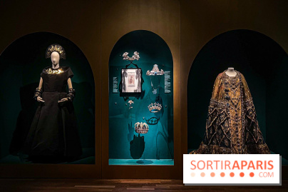 Bijoux de scène de l'Opéra de Paris : l'exposition de parures merveilleuses au Palais Garnier - IMG 2528 jpg