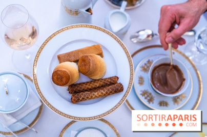 Le tea time Impérial de Noël du Ritz Paris, l'expérience exceptionnelle - les photos -  Présentoir sucré - scone, gaufrette chocolat et Gavotte