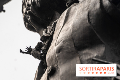 Le Centaure de César à Paris et sa statue de la Liberté miniature -  A7C0244