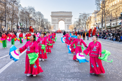 Défilé du Nouvel An Chinois sur les Champs-Élysées 2025