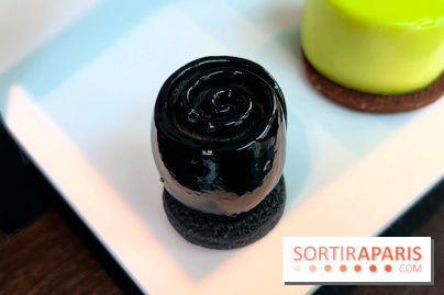 Quelque Part La Matière Brunch - Pâtisserie sésame noir