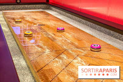 Pucks, l'enseigne de shuffleboard à Poissonnière - IMG 4432