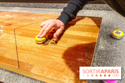 Pucks, l'enseigne de shuffleboard à Poissonnière - IMG 4438