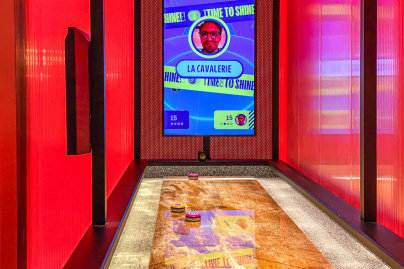 Pucks, l'enseigne de shuffleboard à Poissonnière - IMG 4443