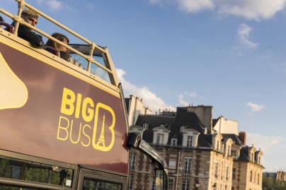 Découvrez Paris autrement avec nos bus à impériale ! Profitez d'une remise avec le code SORTIRAPARIS2025