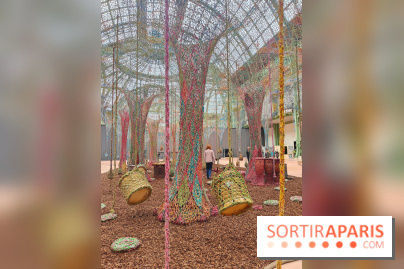Ernesto Neto tisse une nouvelle installation monumentale gratuite au Grand Palais, nos photos