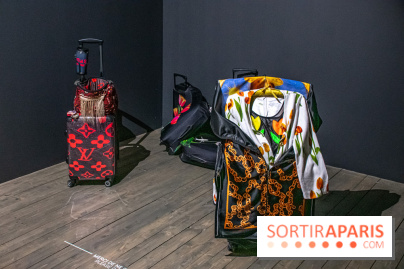 Exposition de vêtements-images de Chalisée Naamani au Palais de Tokyo