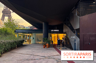 Bar Les Ombres : cocktails & tapas sur le rooftop du Musée du Quai Branly avec vue sur la tour Eiffel