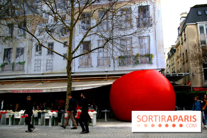 Le RedBall Project de Kurt Perschke débarque à Paris