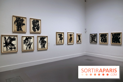 Pierre Soulages : nos photos de son exposition et de ses peintures sur papier à voir au Musée du Luxembourg