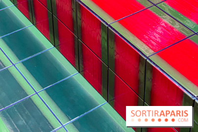 Plaza Athénée : une installation design XXL gratuite signée Uchronia exposée dans la cour du palace - IMG 1168 jpg 2