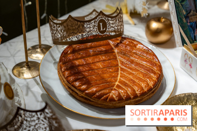 Les bûches et créations de Noël et fêtes de Ladurée 2025