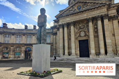 Art Basel Paris 2025 : un totem monumental installé sur le parvis de l'Institut de France - fotor 1760961295322