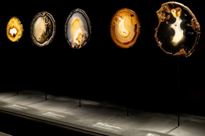 Rêveries de pierres : Poésie et minéraux de Roger Caillois  - scenography stones and reveries  c  l   aj  2  hh