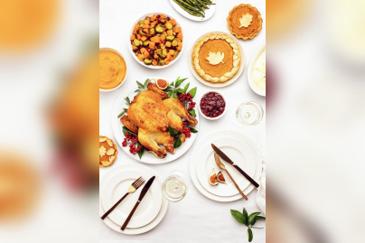 Thanksgiving au Jenny, le nouveau bar-restaurant du Paris Marriott Champs Elysees - shutterstock 1828036532  LOW version