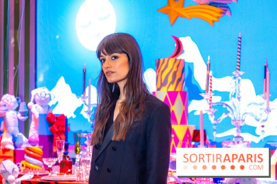 Vitrines et sapin de Noël des Galeries Lafayettes avec Clara Luciani - photos