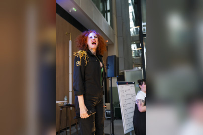 Madame Arthur s’invite à FEAT : une soirée cabaret gratuite à Boulogne-Billancourt !